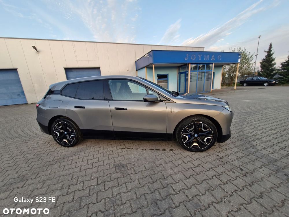 BMW iX xDrive40 - 5