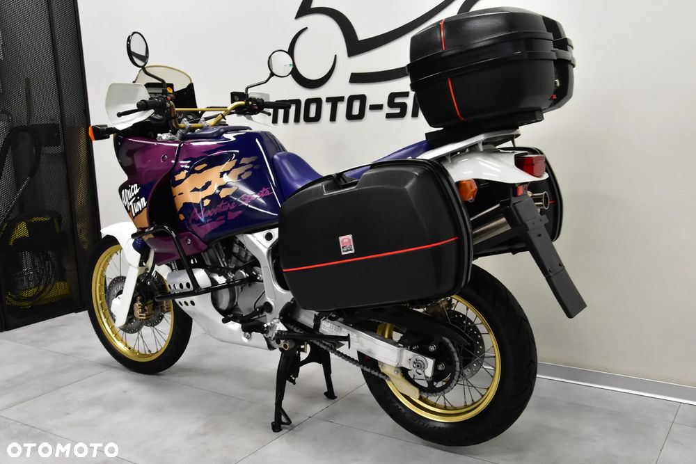Honda XRV - 7