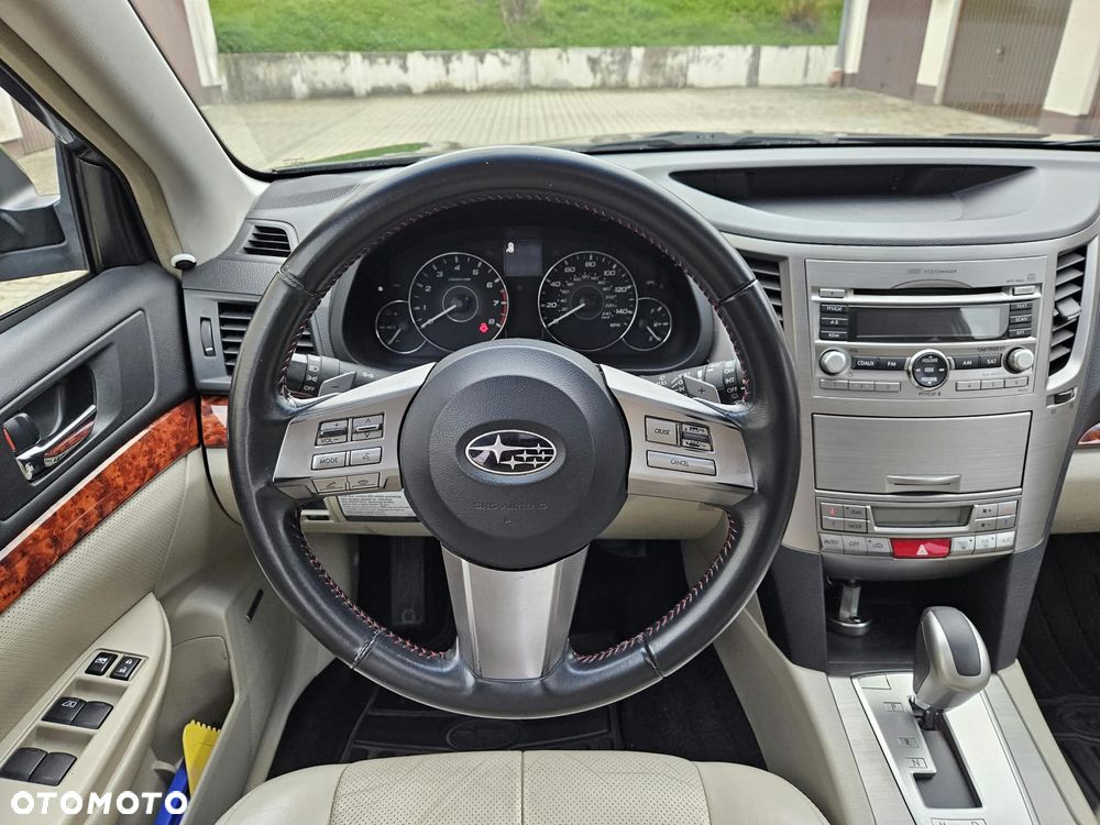 Subaru Outback - 32