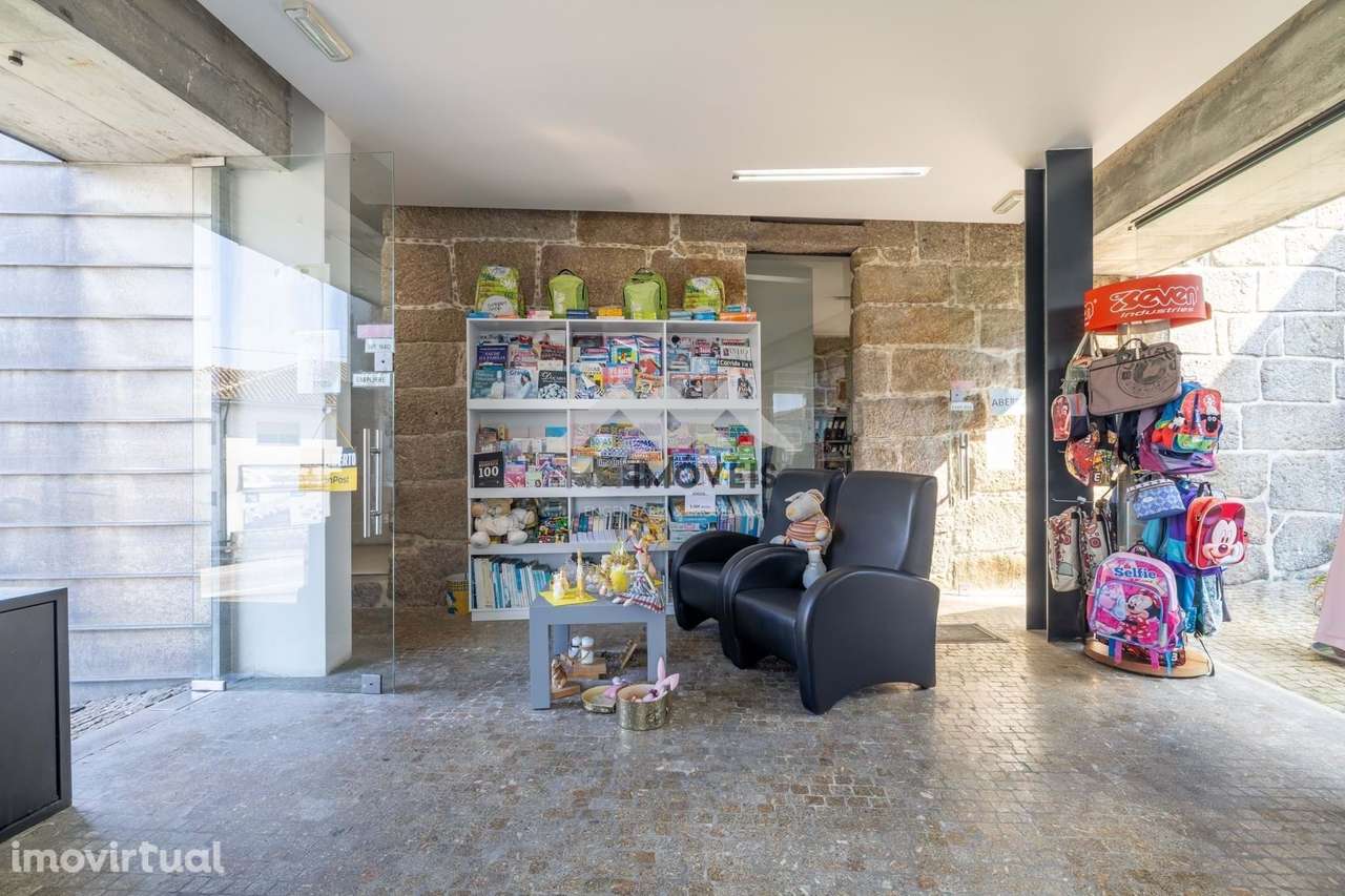 Loja | Comércio | Papelaria | Escritório | Casa de banho - Grande imagem: 4/27