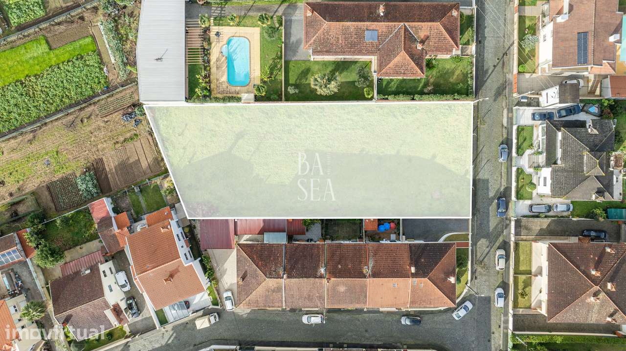 Lote de Terreno Urbano com 1.534m2 para construção de Moradia Individu - Grande imagem: 2/13