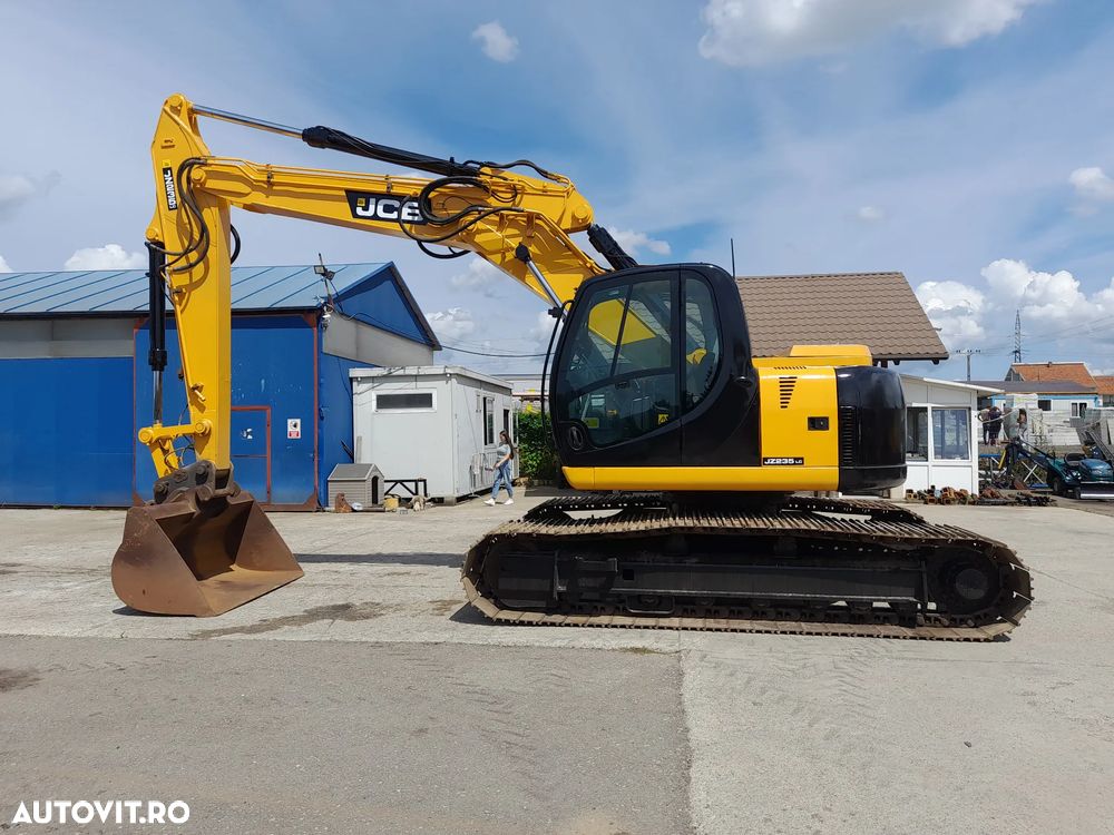 JCB JZ235LC - 8