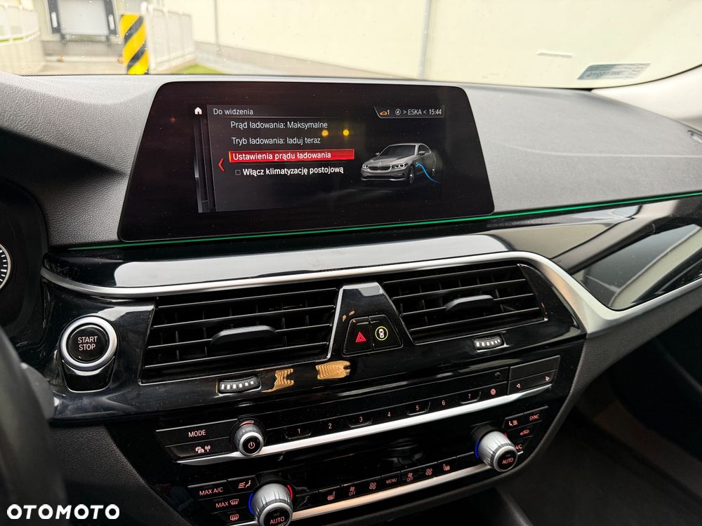 BMW Seria 5 530e iPerformance xDrive Sport Line sport - 29