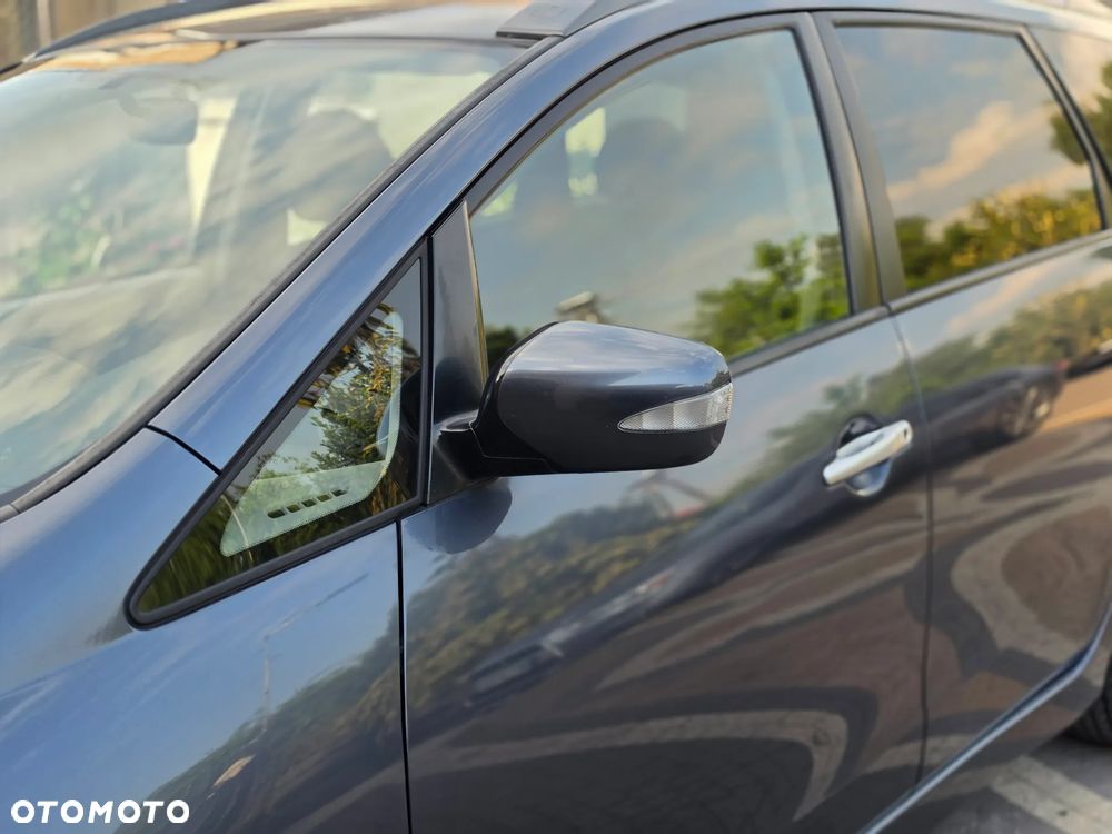 Mitsubishi Grandis - 6