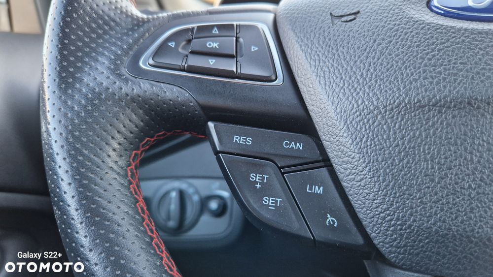 Ford Kuga 1.5 EcoBoost 2x4 ST-Line - 14