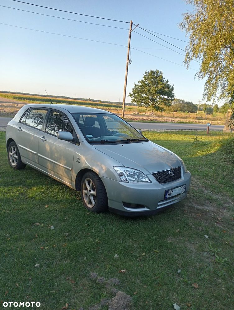 Toyota Corolla 2.0 D-4D Base - 5