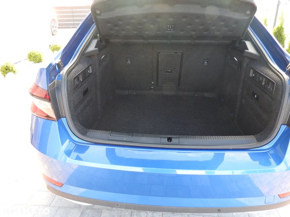 Skoda Superb 2.0 TSI Sportline DSG - 8