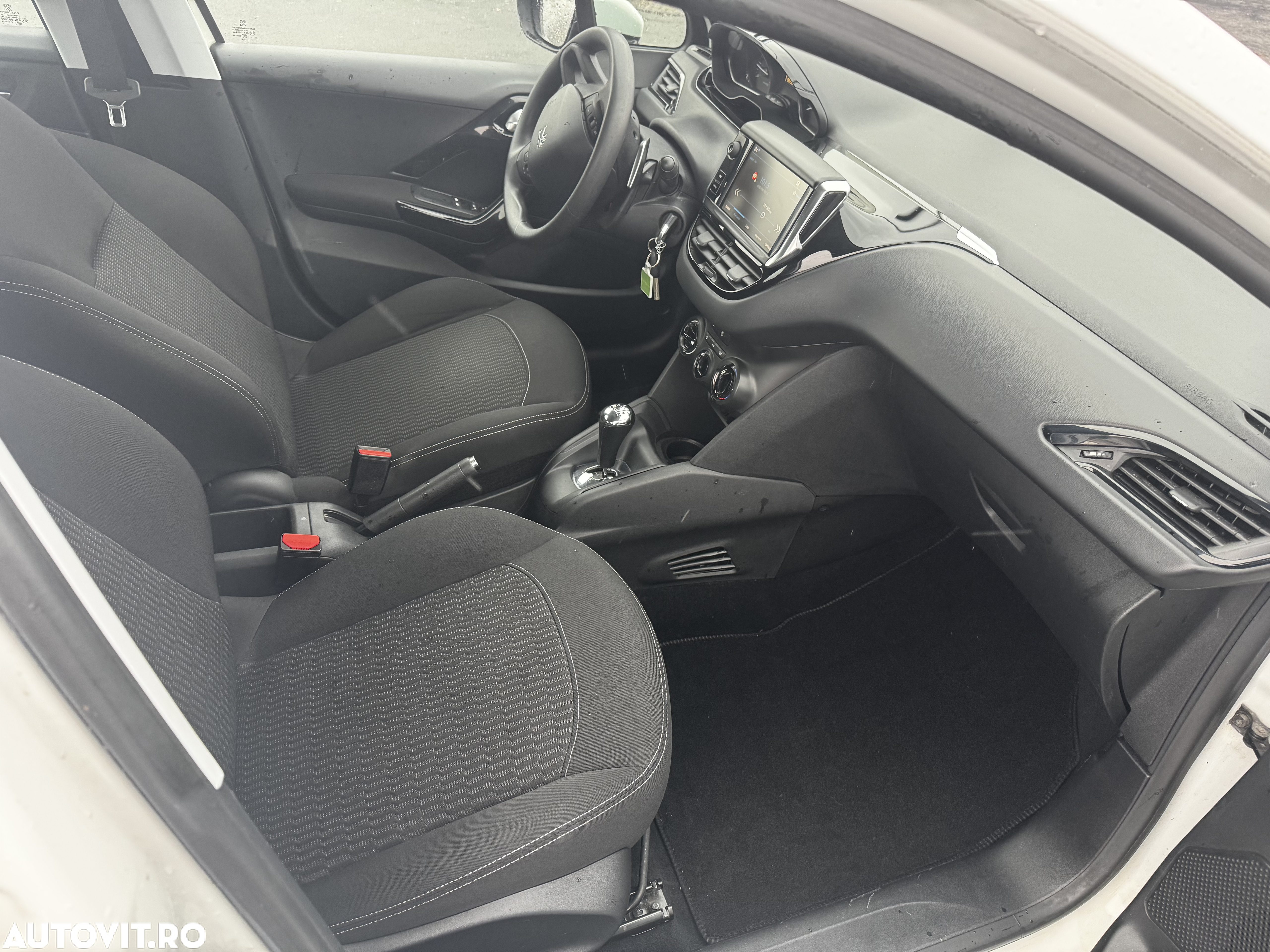 Peugeot 208 1.2 L PureTech ETG Active - 4