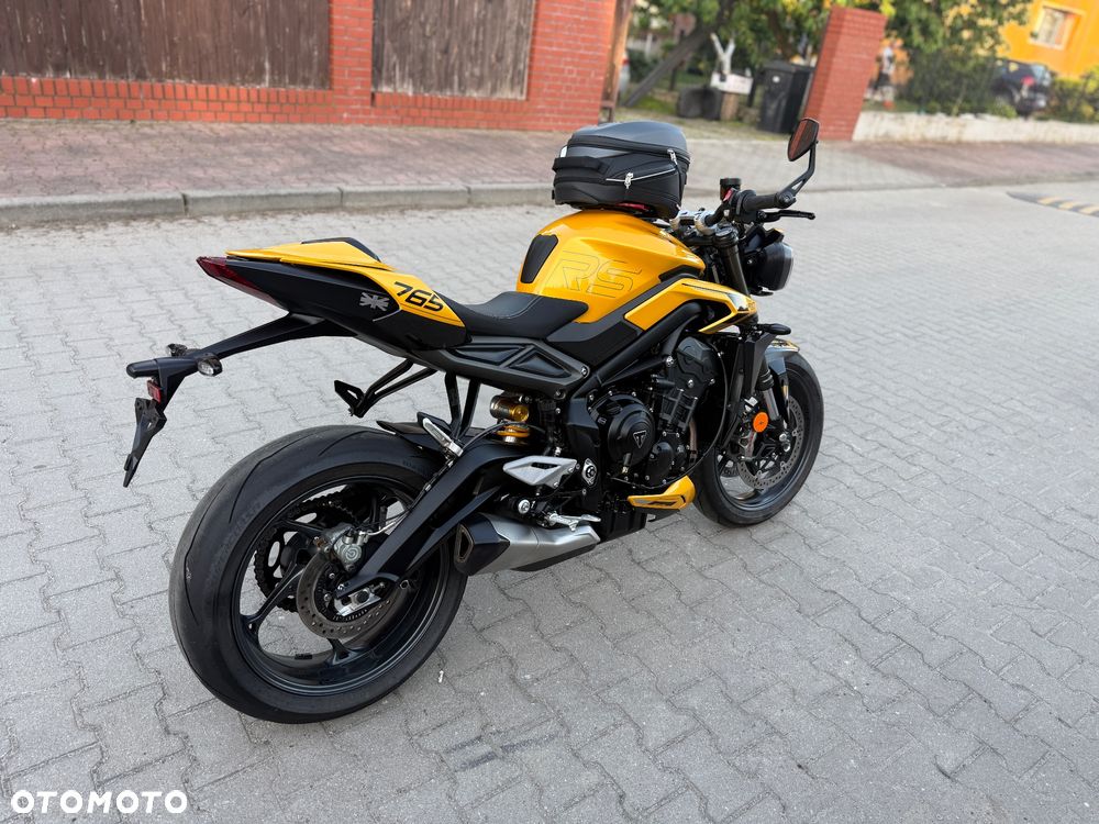 Triumph Street Triple - 15