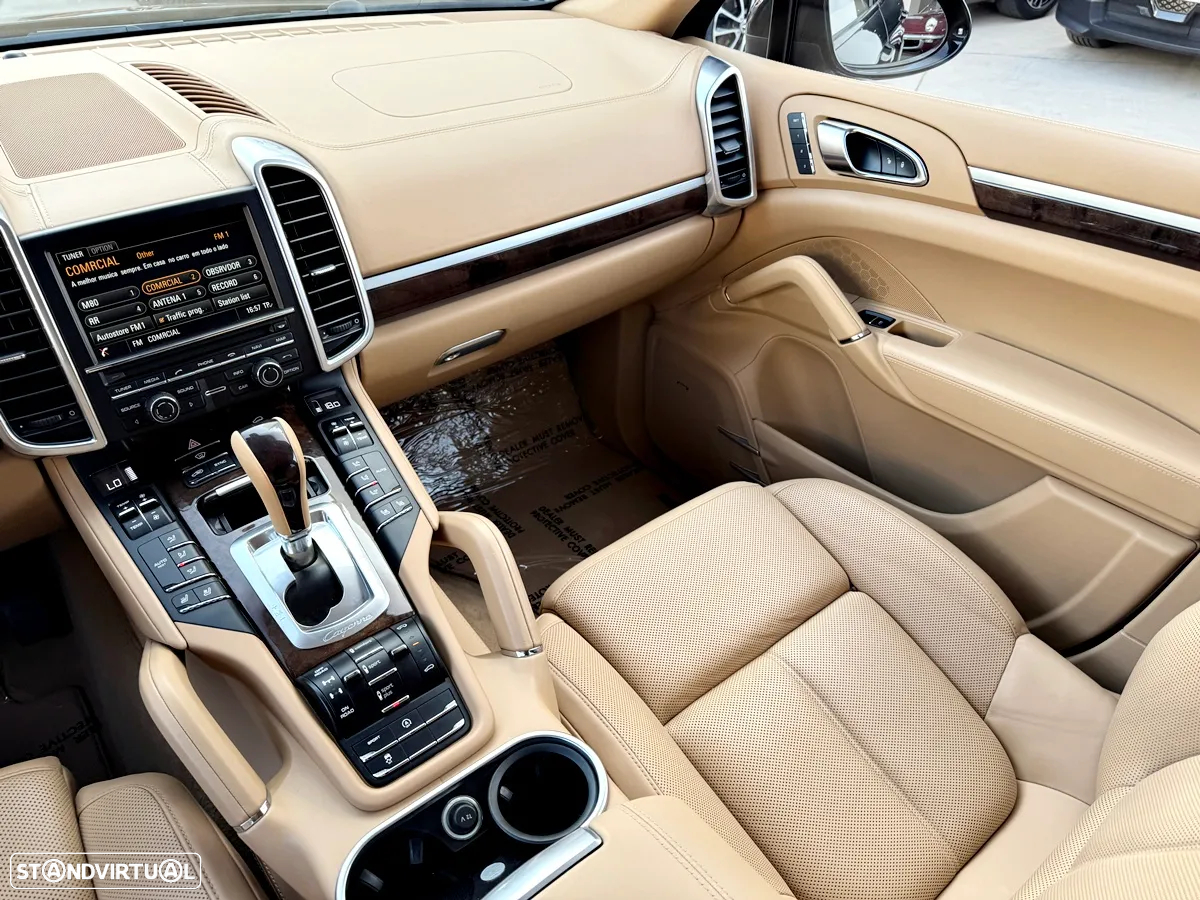Porsche Cayenne Platinum Edition - 17