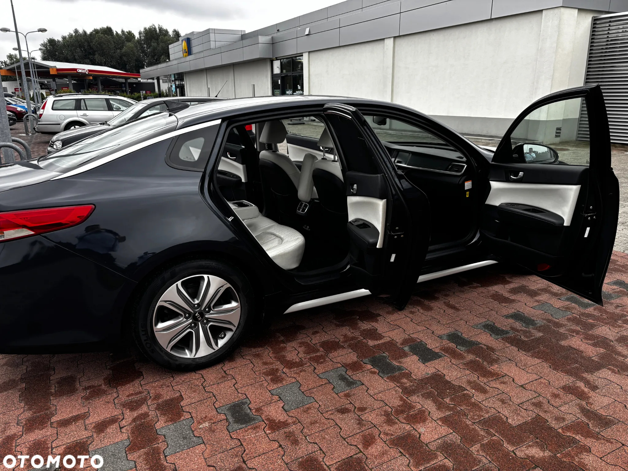 Kia Optima Plug-in Hybrid - 8
