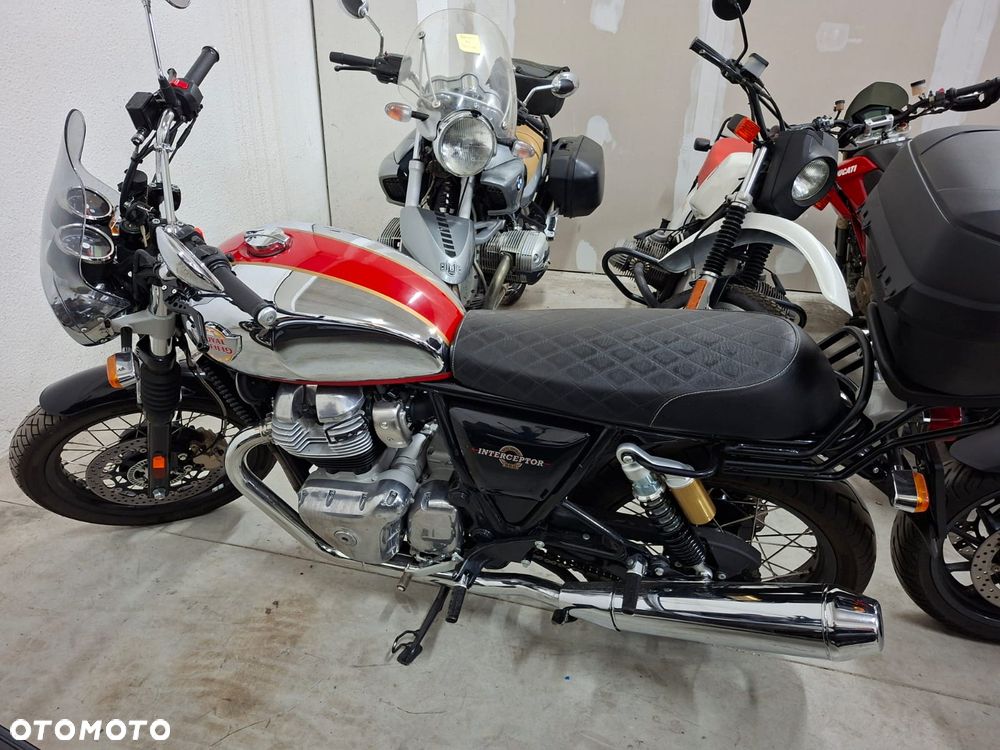 Royal Enfield Interceptor - 2