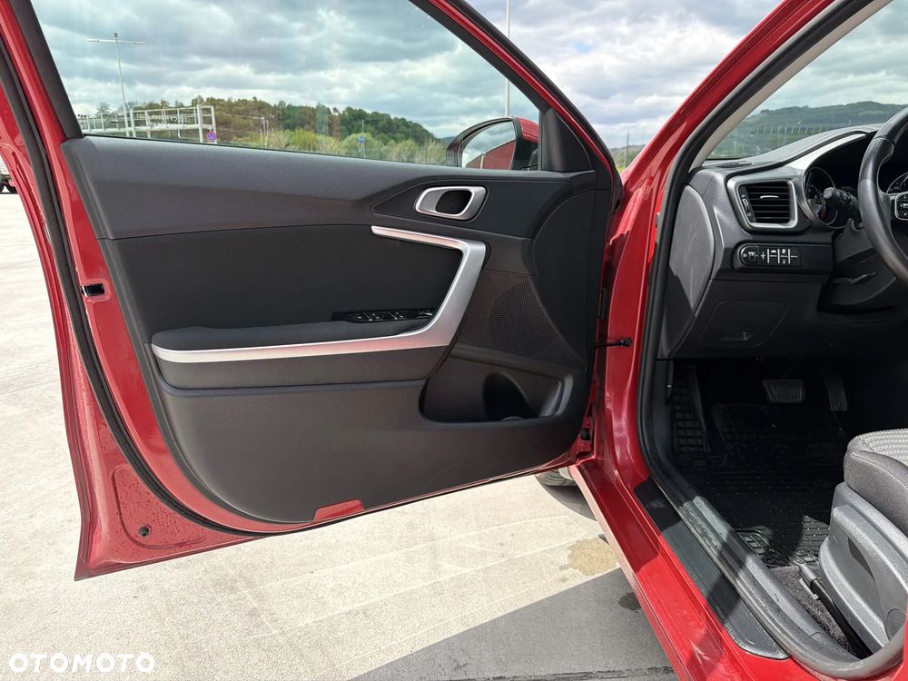 Kia Ceed 1.5 T-GDI M DCT - 11