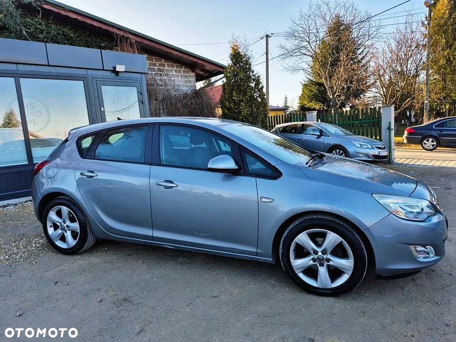 Opel Astra 1.4 Turbo Exklusiv - 10