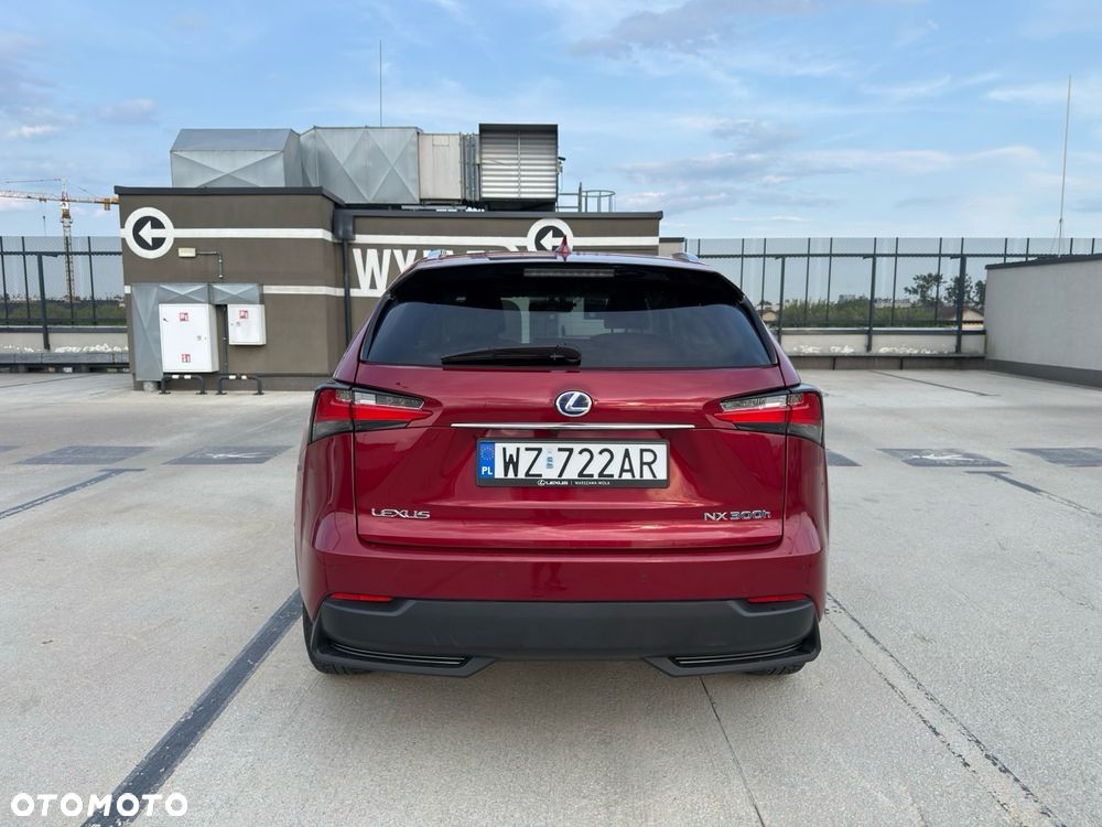 Lexus NX 300h Comfort AWD - 4