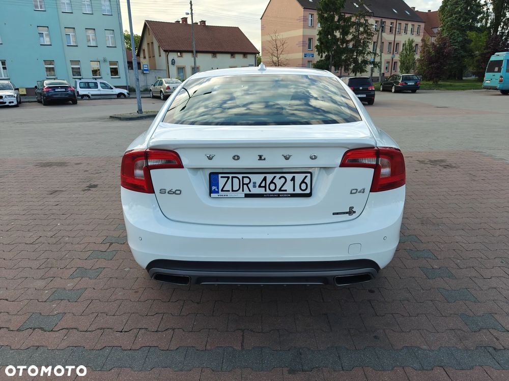 Volvo S60 D4 Drive-E Momentum - 10