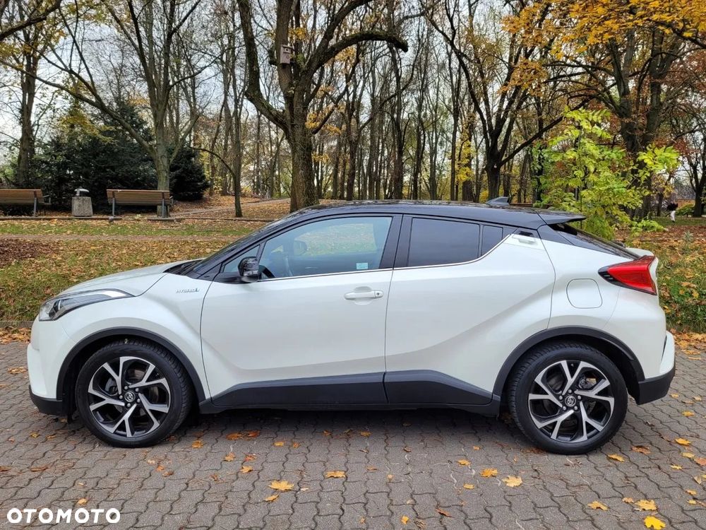 Toyota C-Hr 2017 photo 2