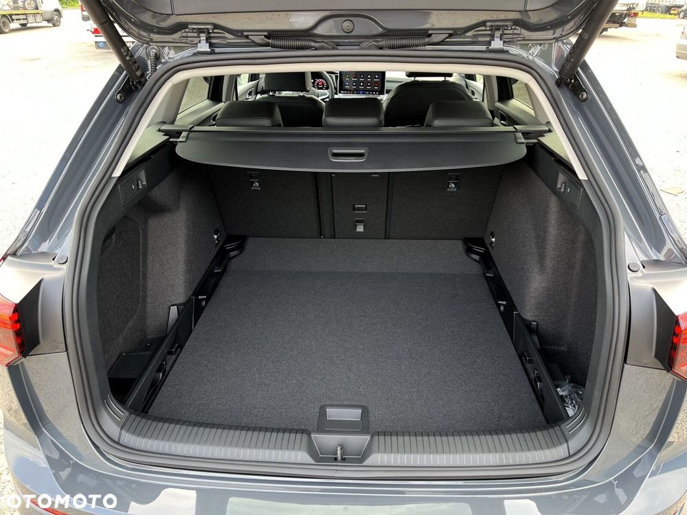 Volkswagen Golf Variant 1.5 eTSI mHEV Life Plus DSG - 29