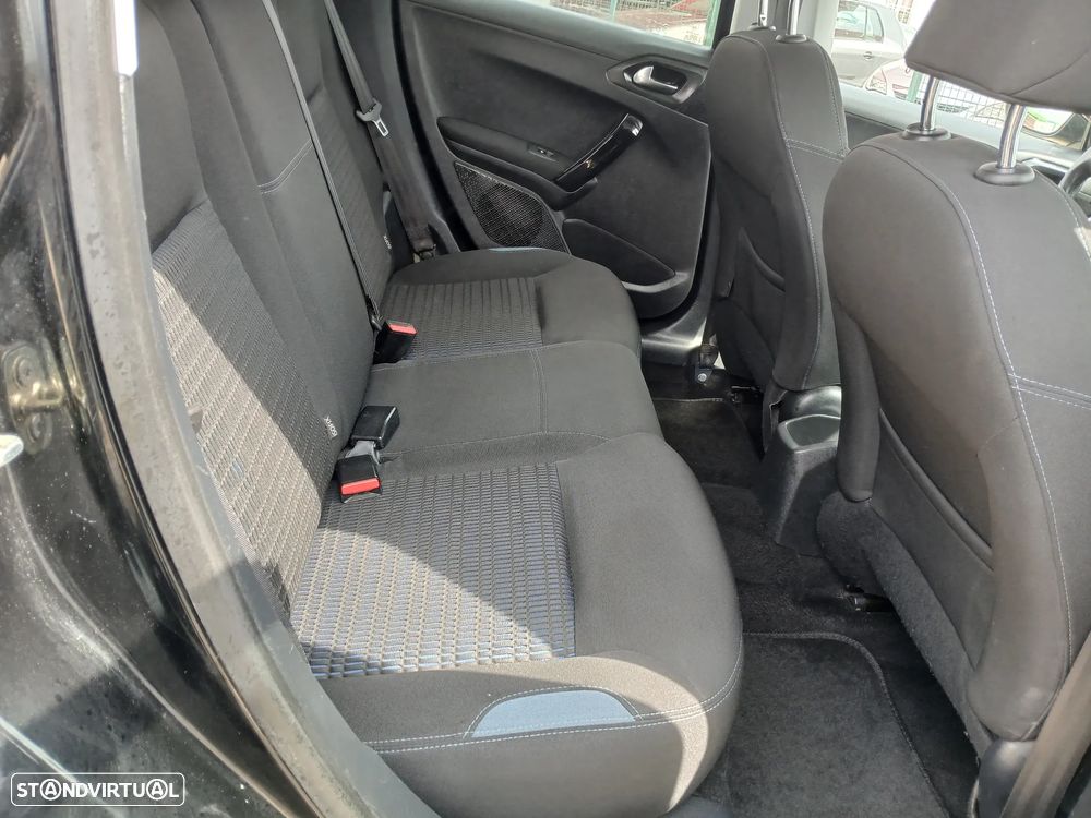 Peugeot 208 1.2 VTi Allure - 19