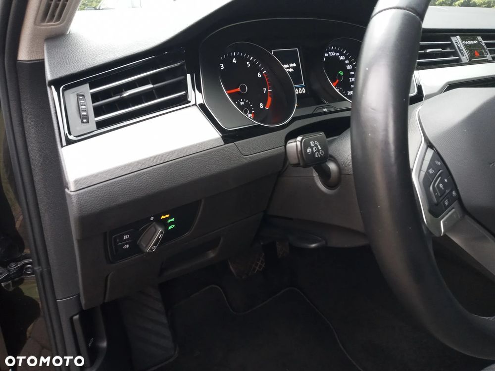 Volkswagen Passat 2.0 TSI Business DSG - 16
