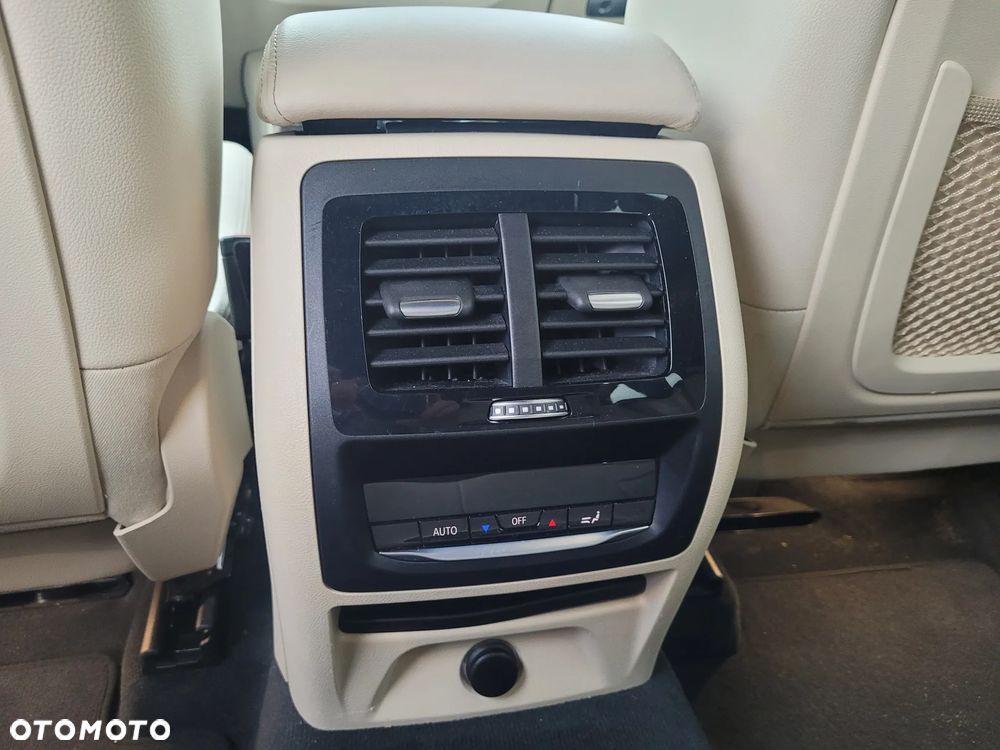 BMW X3 xDrive30i Luxury Line - 12