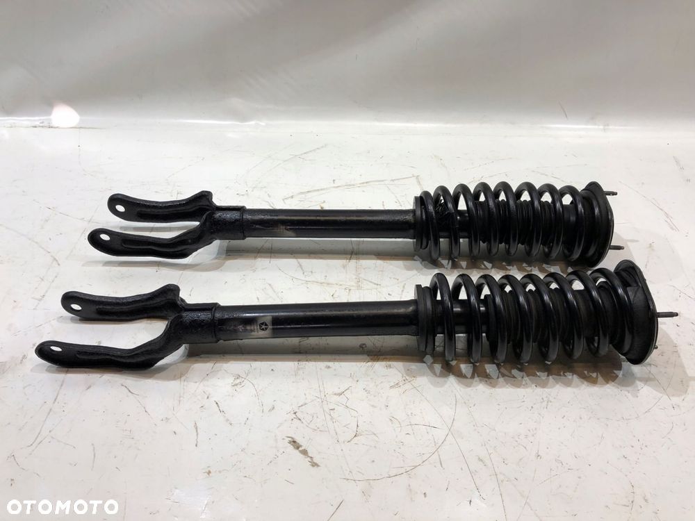 grand cherokee wk2 amortyzatory przód komplet 3.0d - 2