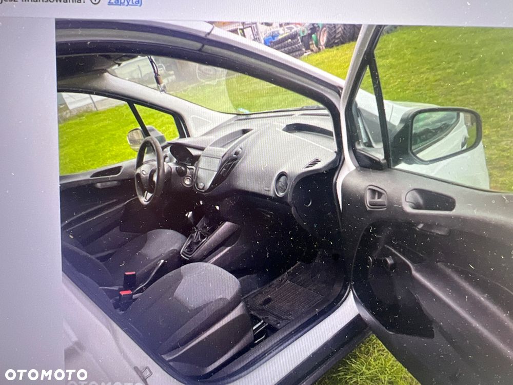 Ford Transit Courier - 16