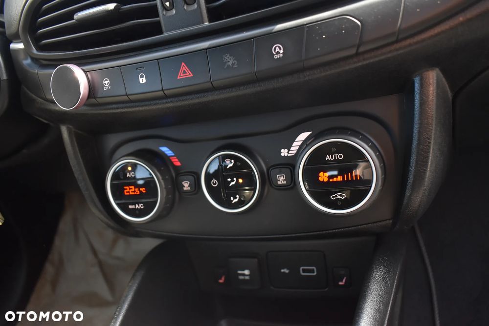Fiat Tipo 1.4 T-Jet Lounge - 34