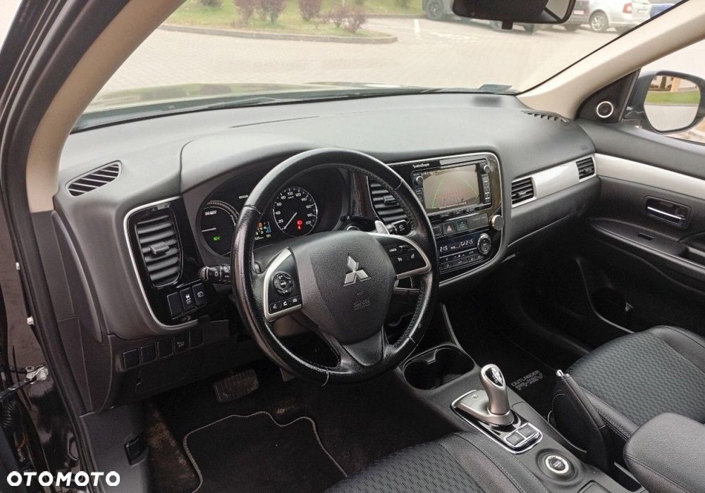 Mitsubishi Outlander - 20