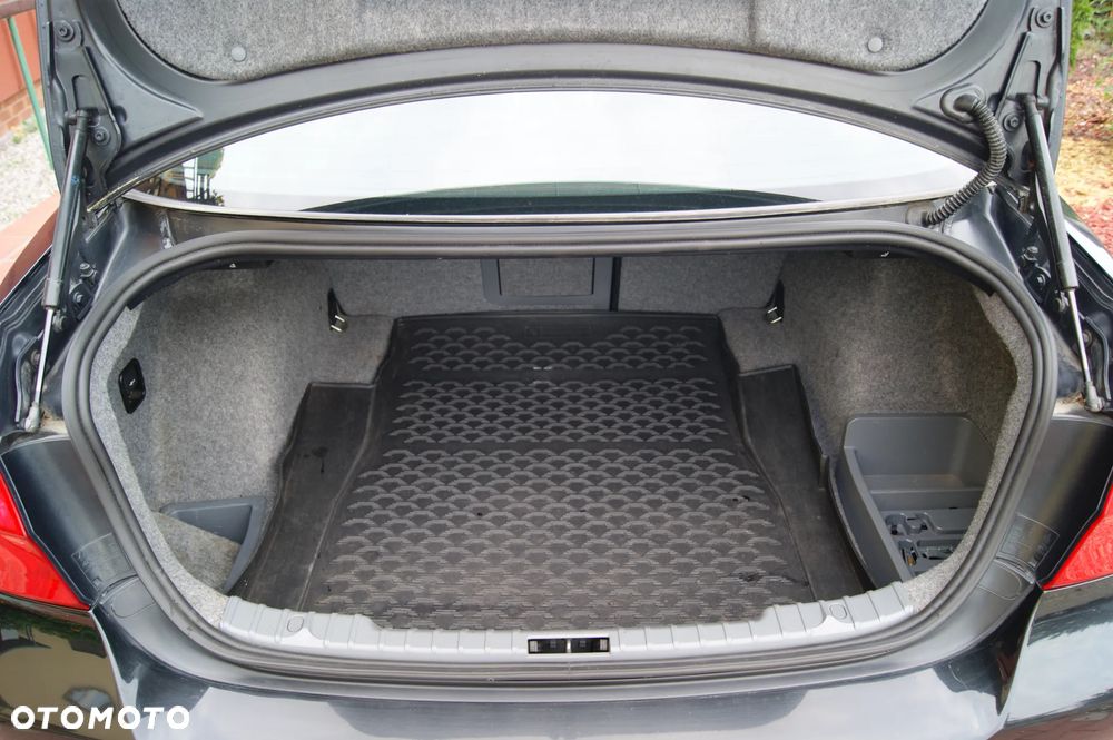 BMW Seria 3 320i Edition Sport - 37