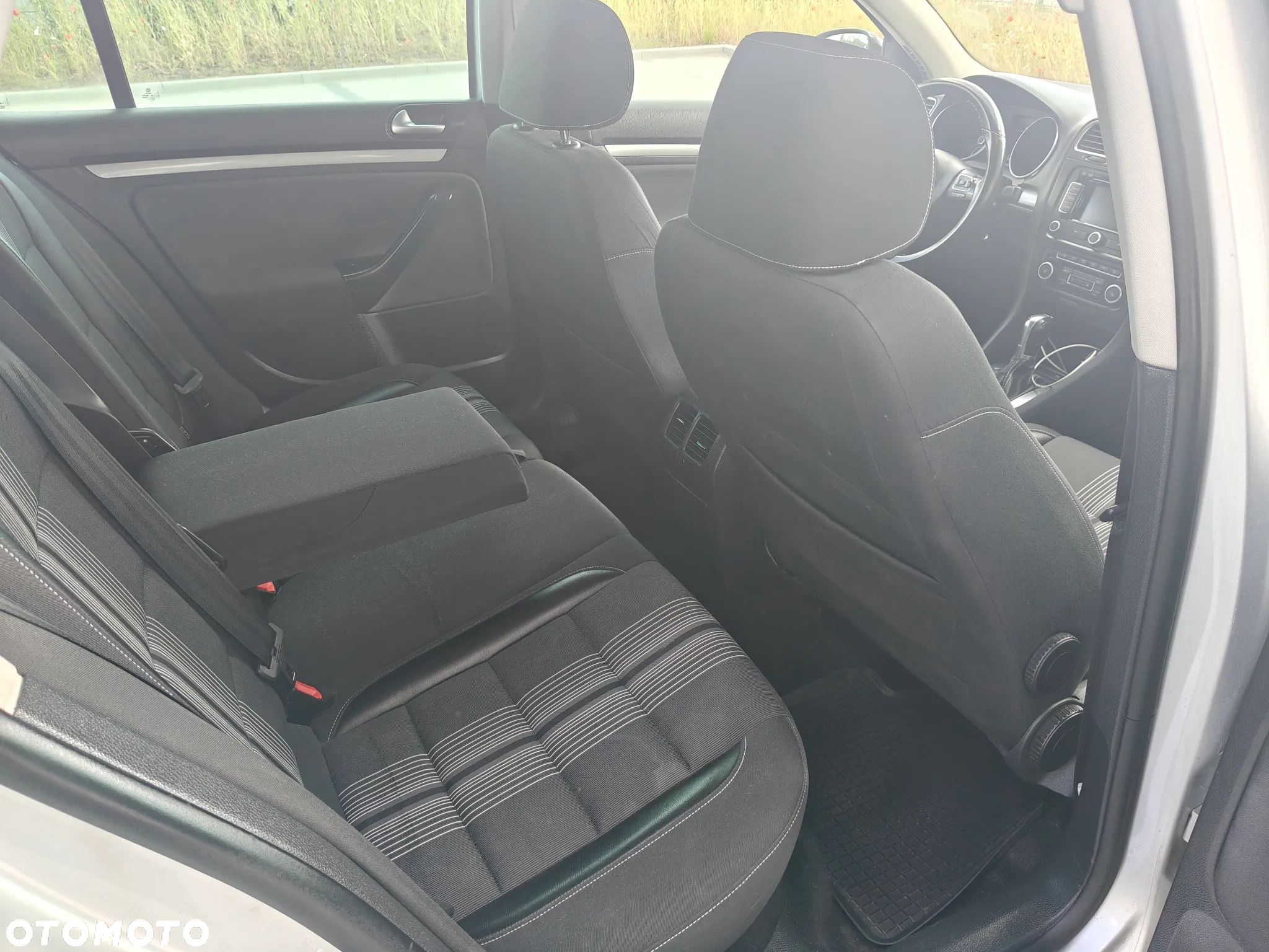 Volkswagen Golf 1.6 TDI DPF DSG MATCH - 13