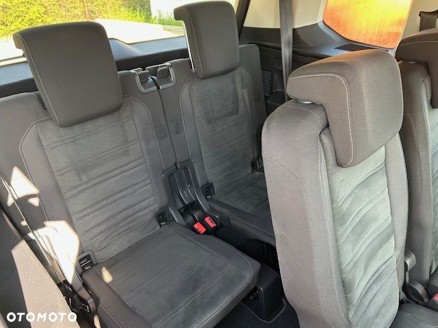 Volkswagen Touran 2.0 TDI SCR DSG IQ.DRIVE - 13