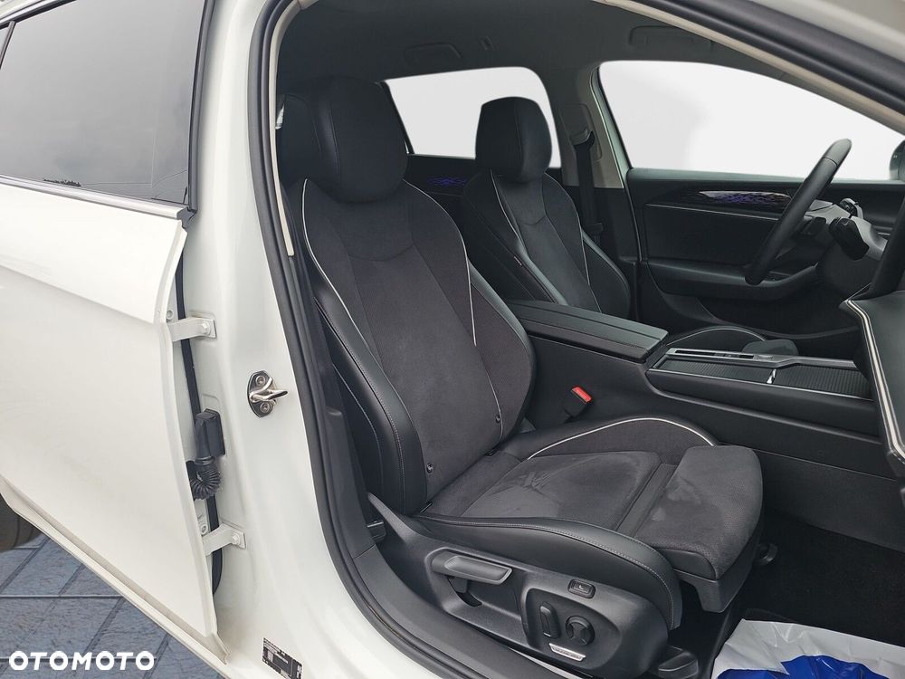 Volkswagen Passat - 13