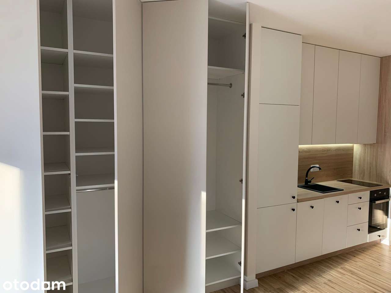 Nowy blok, cicho za oknem, blisko Centrum