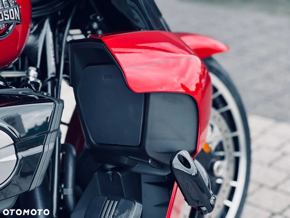 Harley-Davidson Touring Street Glide - 10