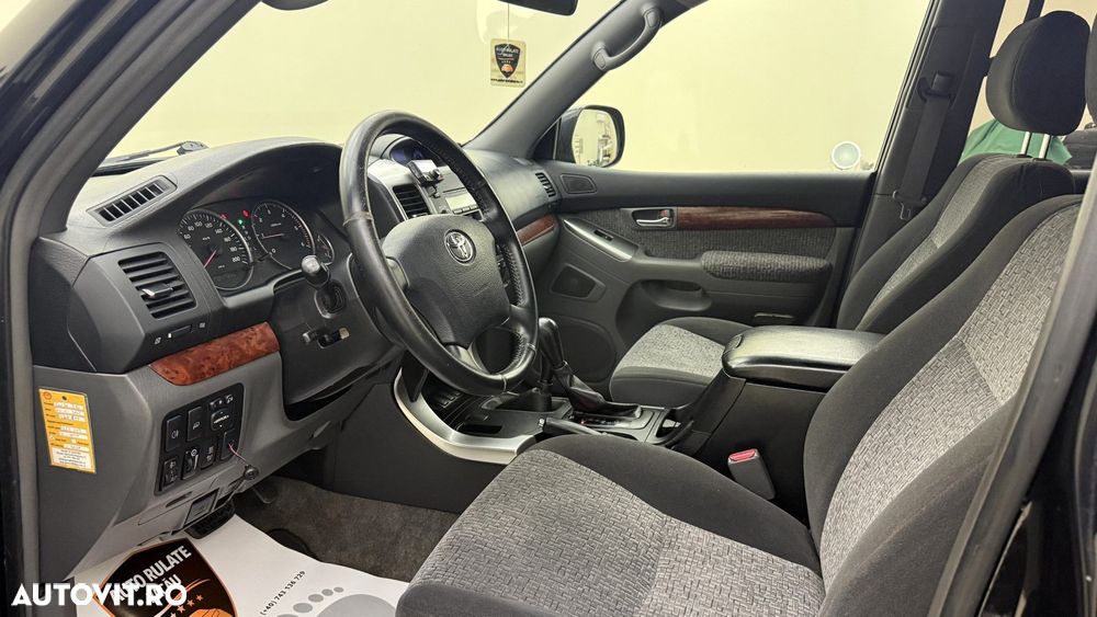 Toyota Land Cruiser - 12