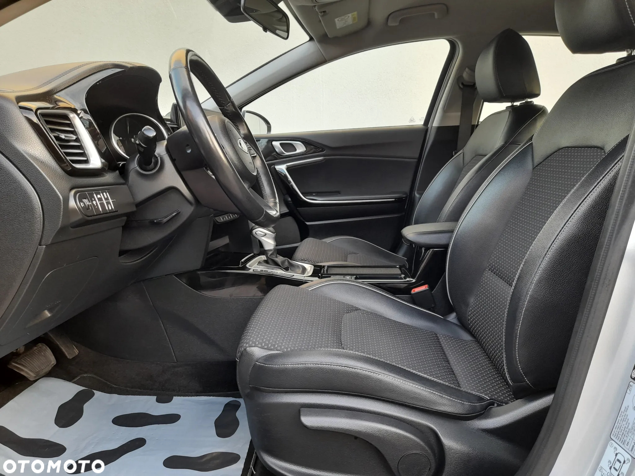 Kia XCeed 1.6 CRDi Eco-Dynamics+(48V Mild-Hybrid) DCT7 VISION - 13