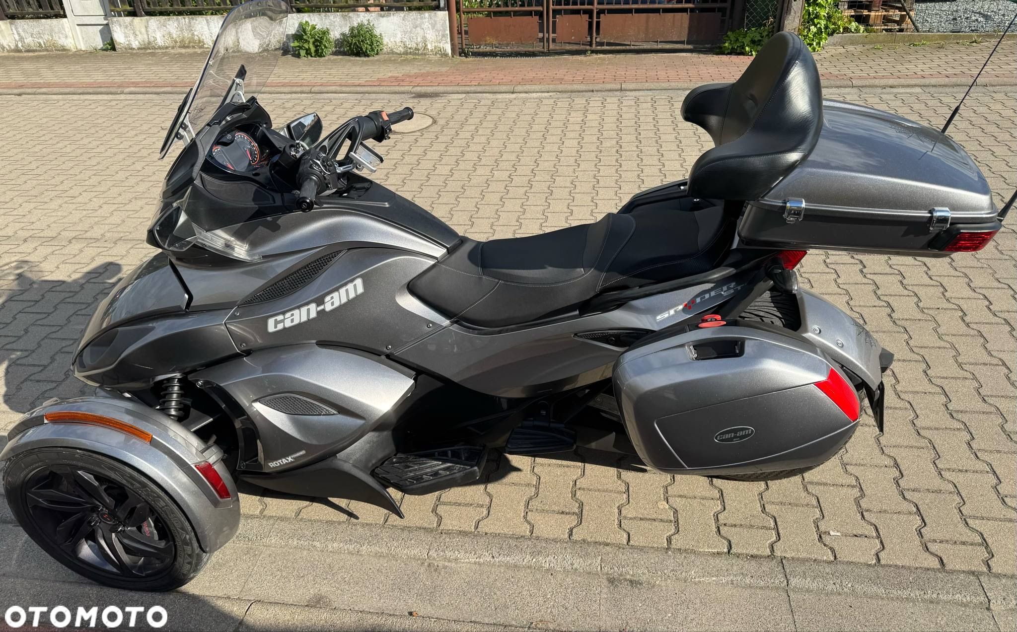 Can-Am Spyder - 1