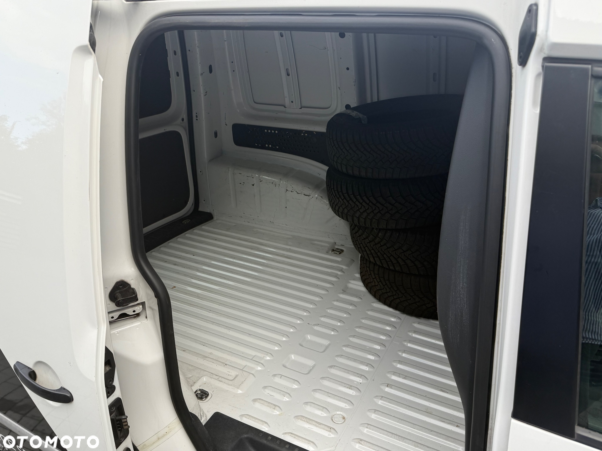 Volkswagen Caddy 2.0 TDI - 11