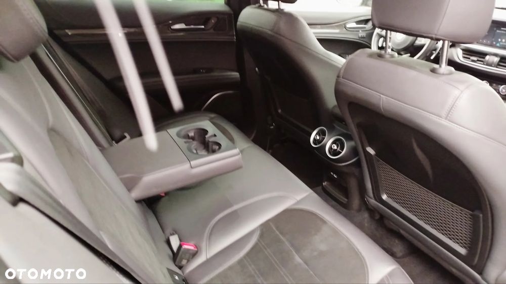 Alfa Romeo Stelvio 2.0 Turbo Veloce Q4 - 8