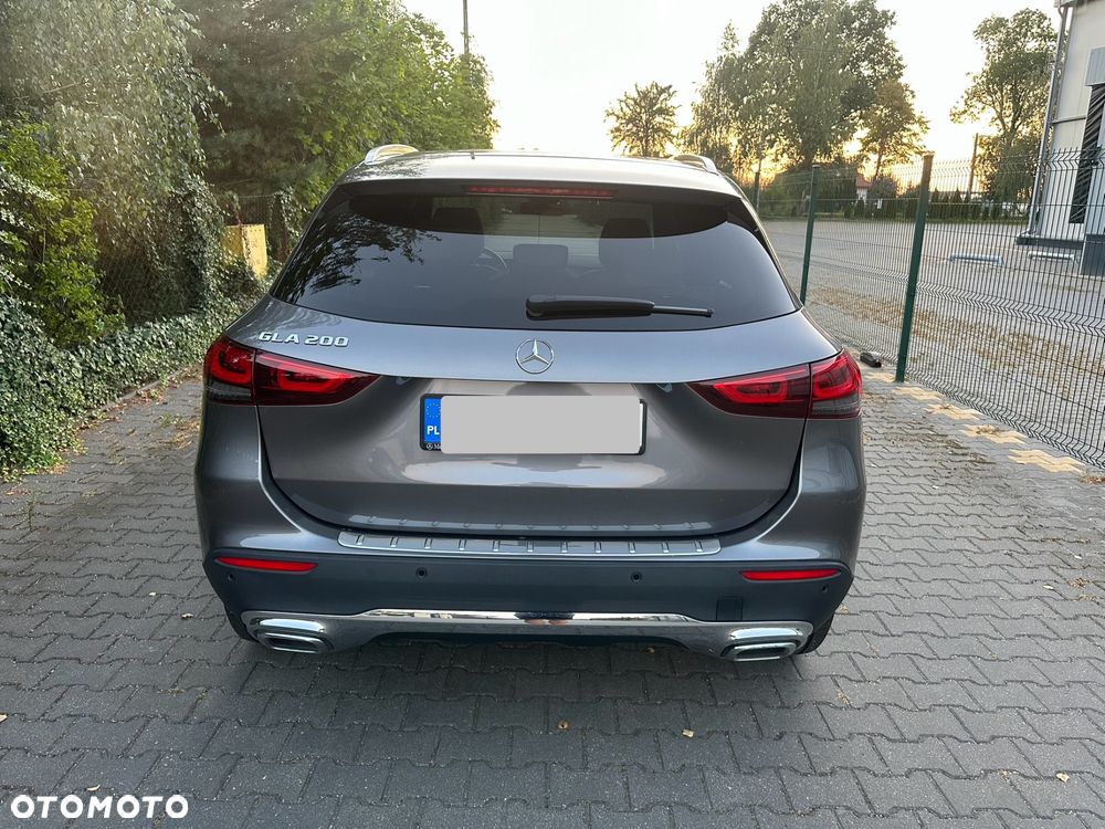 Mercedes-Benz GLA 200 Business Edition - 3