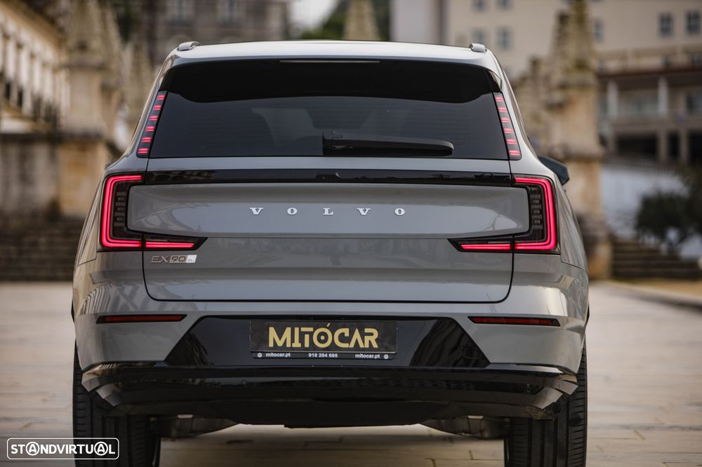 Volvo EX90 Twin Performance AWD Plus (7L) - 25