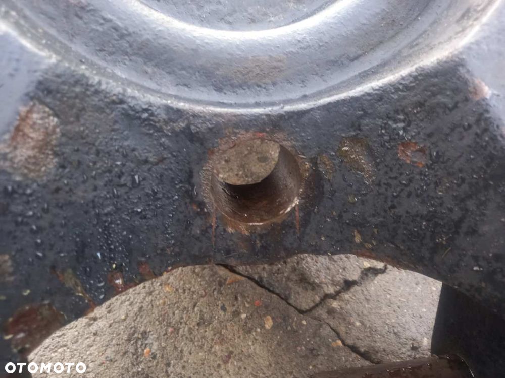 Wspornik przedniego amortyzowanego mostu kołyska Deutz Fahr Agroton 620 TTV - 3