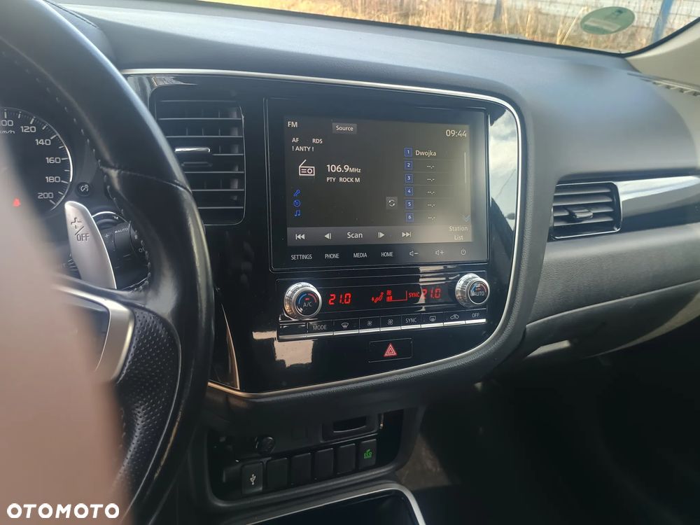 Mitsubishi Outlander - 21
