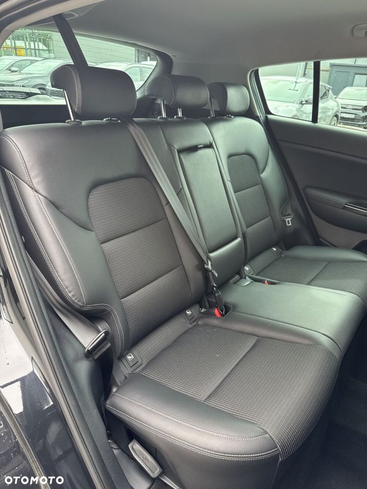 Kia Sportage 1.6 GDI Black Edition 2WD - 33