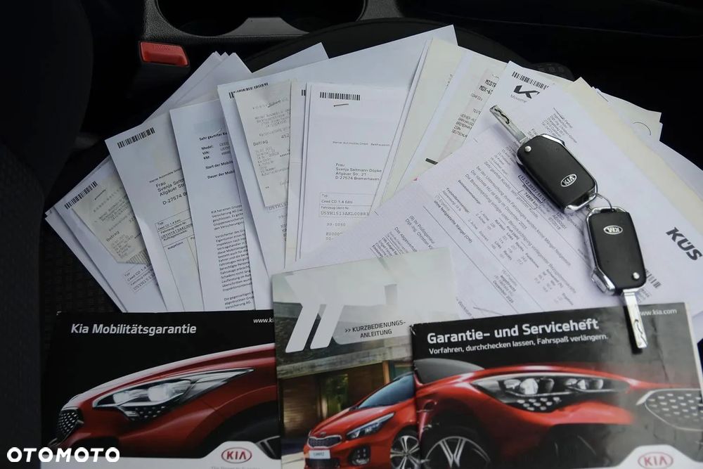 Kia Ceed - 38
