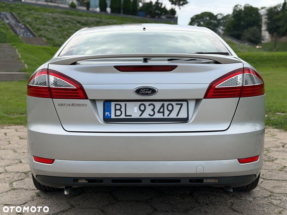 Ford Mondeo 2.5 Ghia - 10