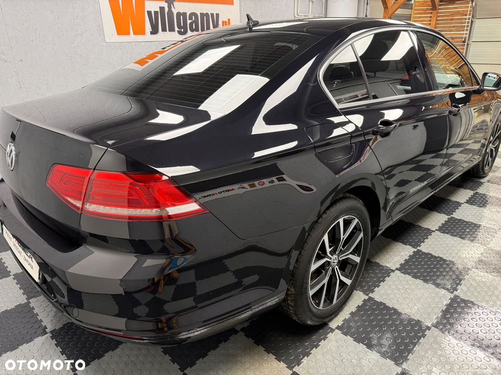 Volkswagen Passat - 23