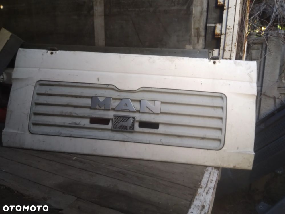 Man TGA TGL maska atrapa