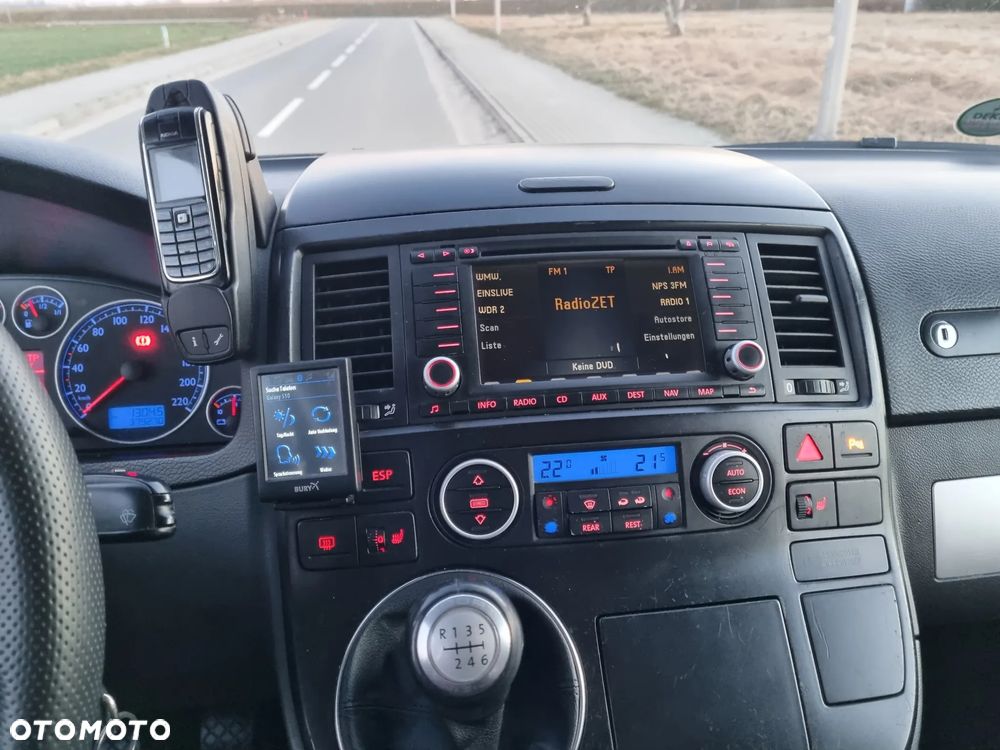 Volkswagen Multivan - 31